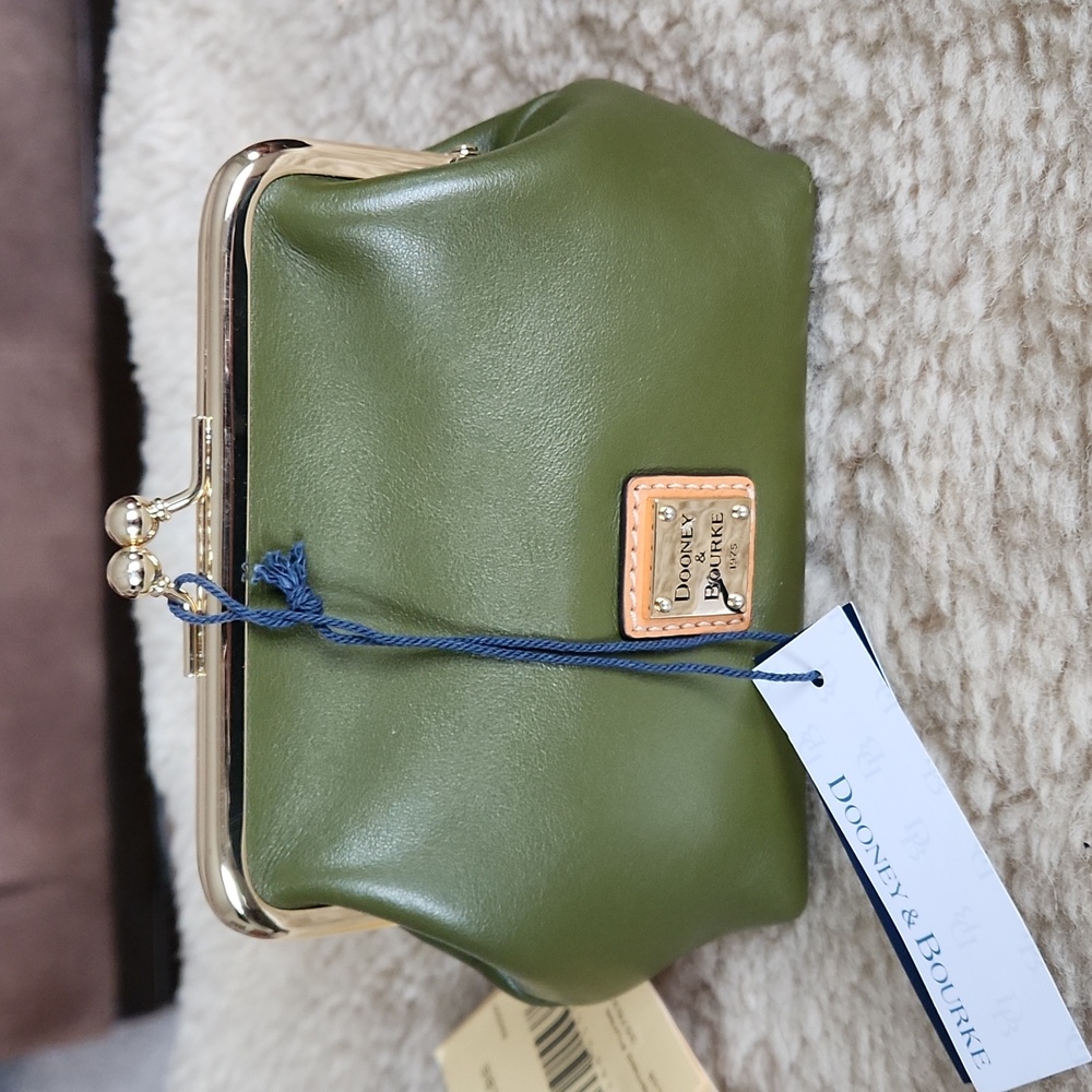 NWT Dooney & Bourke Olive Green Leather Kisslock Large Framed Purse π«πβ€οΈπ - Picture 2 of 16